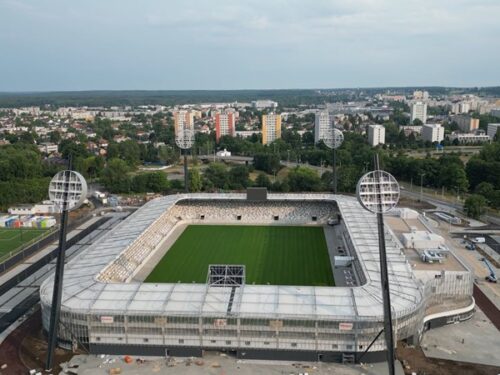 Spor města se Strabagem o miliony za stadion rozsoudí Kloknerův ústav. Jasno bude na jaře