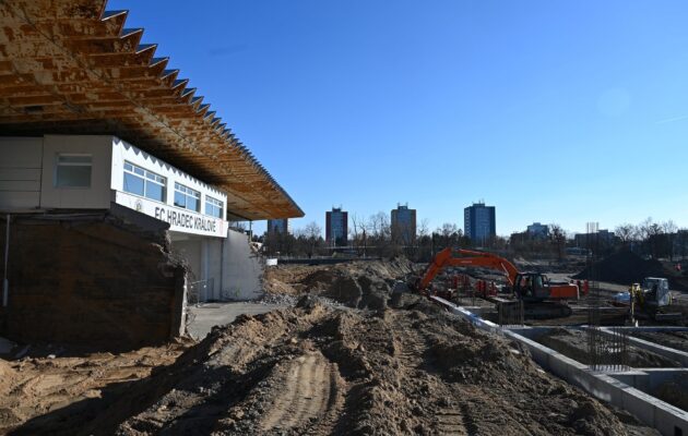 Stavba stadionu březen 2022