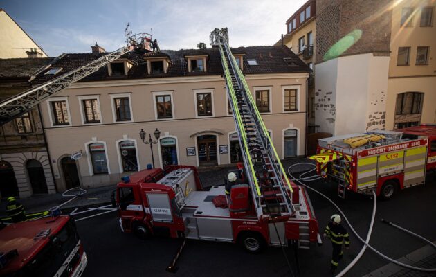 Požár Mýtská ulice (Foto: HZS KHK)