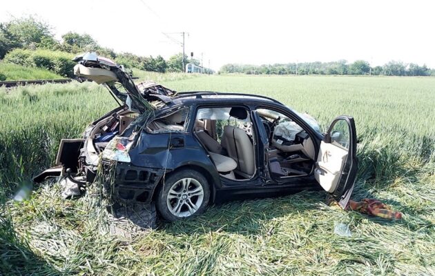 Střet osobního auta s vlakem