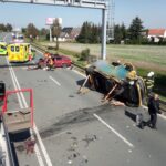 FOTO: Při vážné nehodě za kruhovým objezdem u ČKD utrpěli zranění tři lidé