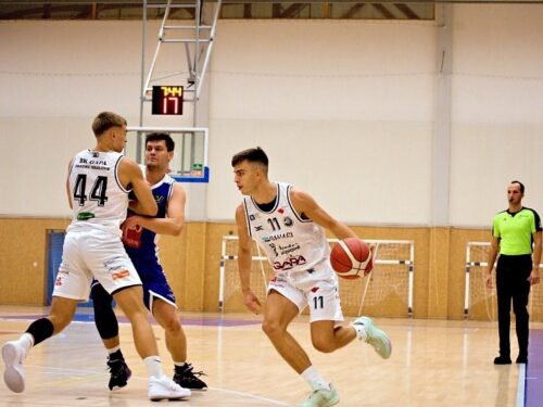 Basketbalisté Hradce jsou nadále neporažení, Brno U23 přemohli 91:77